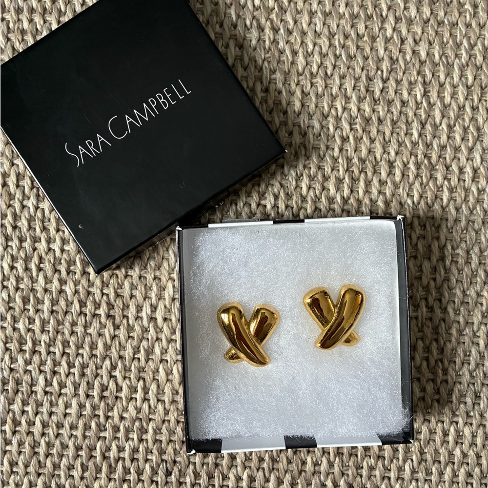 Sara Campbell Gold Heart Earrings
